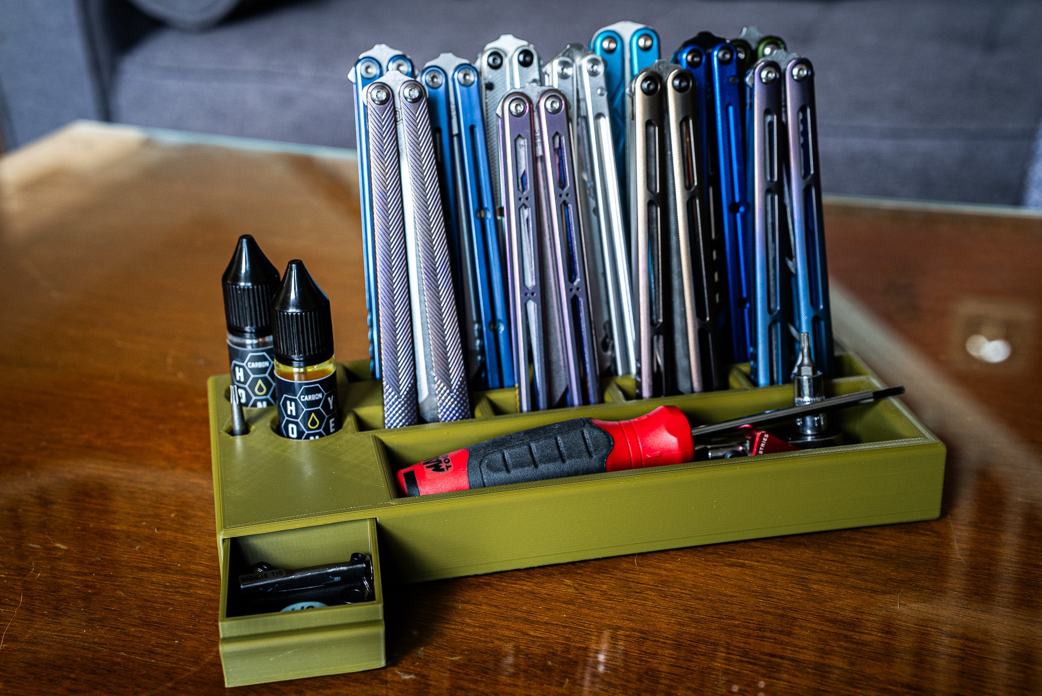 Ladder 11-Slot Balisong Display & Organizer