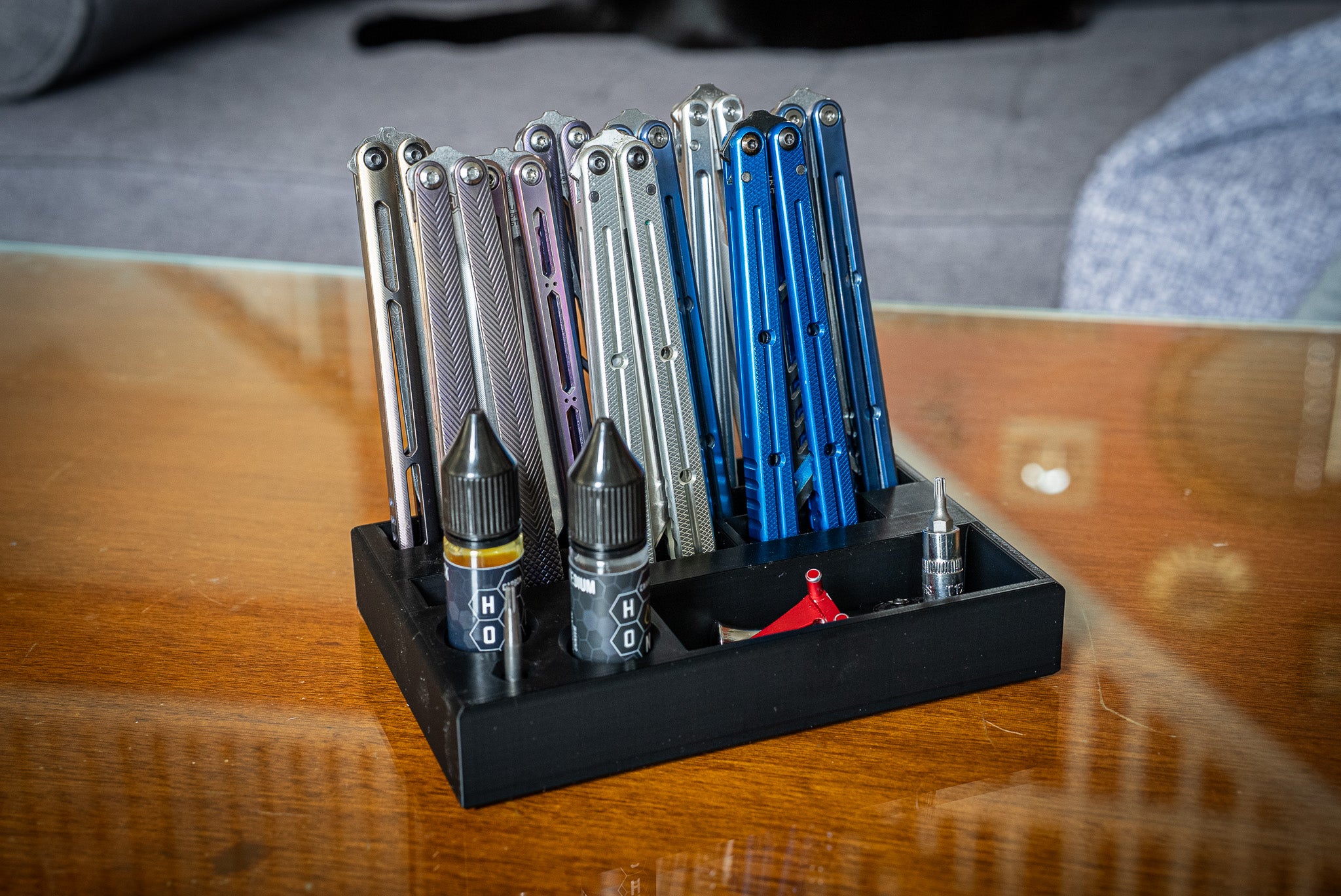 Roll Over 9-Slot Balisong Display & Organizer